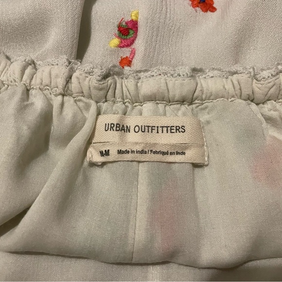 Urban Outfitters Jemma-Belle Embroidered Floral Playsuit Romper Size Medium - Picture 11 of 12